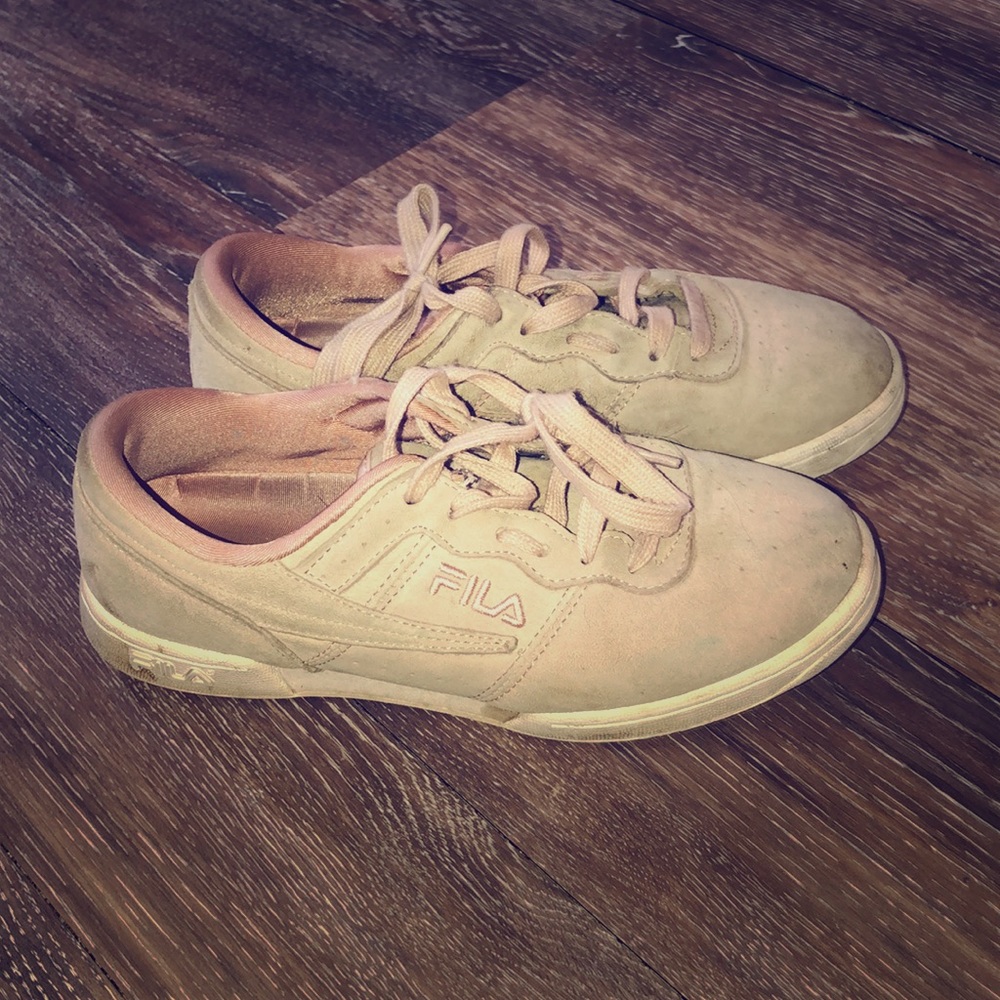 Good condition pink Fila sized 7 shoe